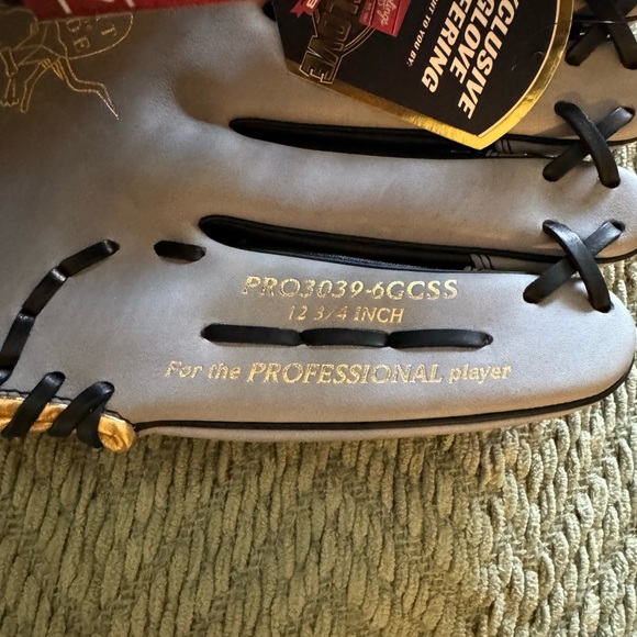 Rawlings 12.75 Authentic Major League Baseball glove - Picture 3 of 7